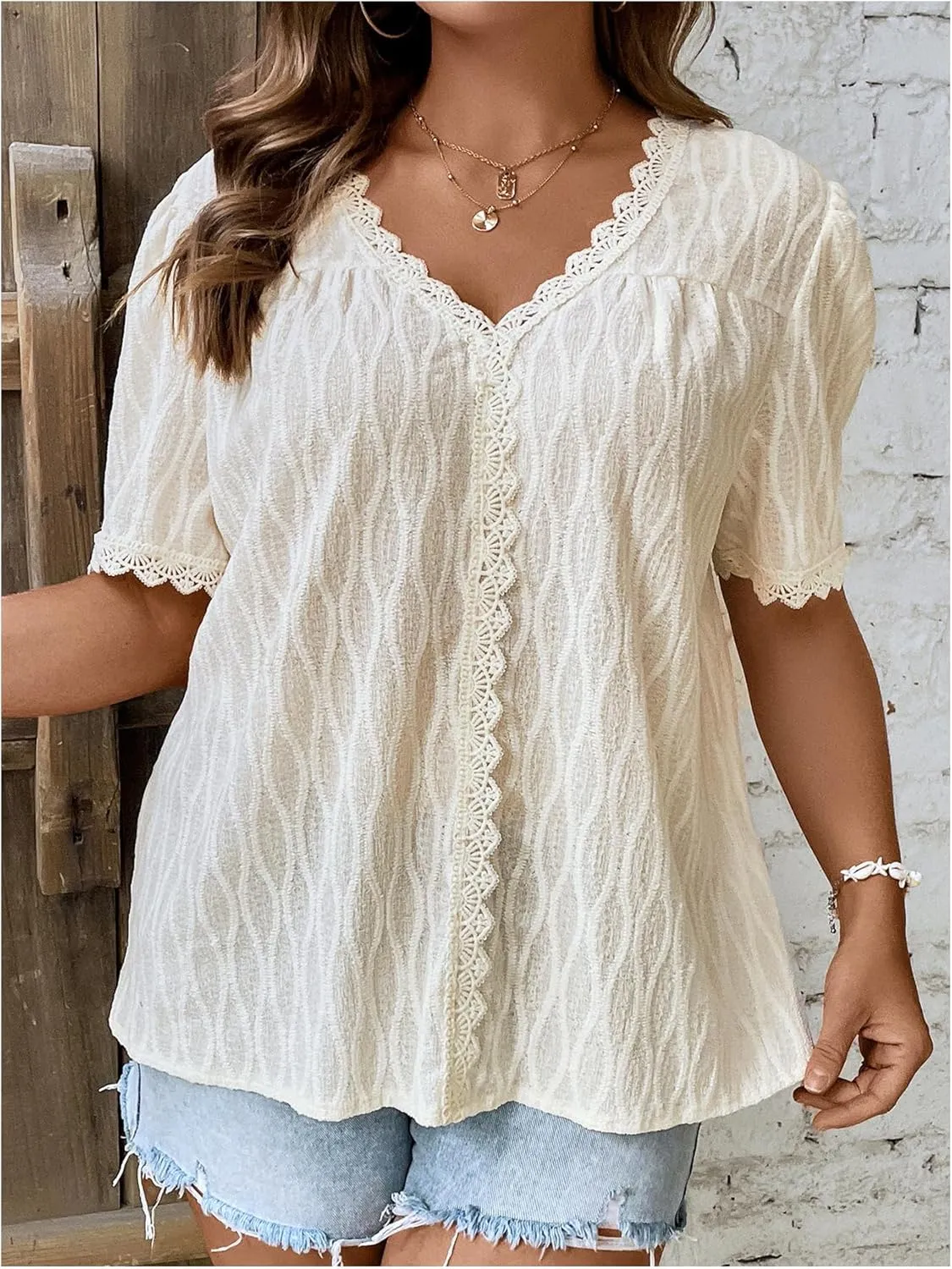 OYOANGLE Women's Plus Size Lace Trim Puff Short Sleeve Blouse Summer V Neck Tunic Tops